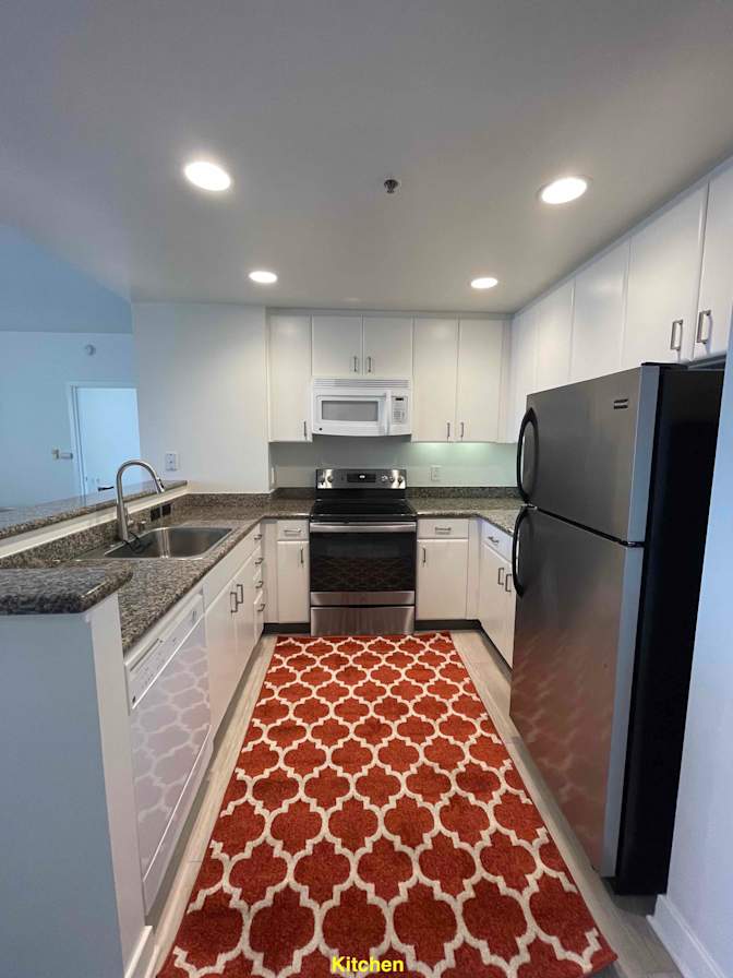 Golden Gate Rentals's room