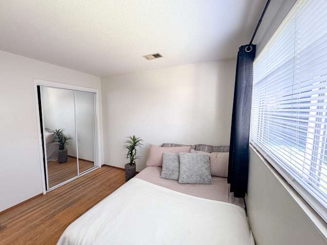 Edjean's room