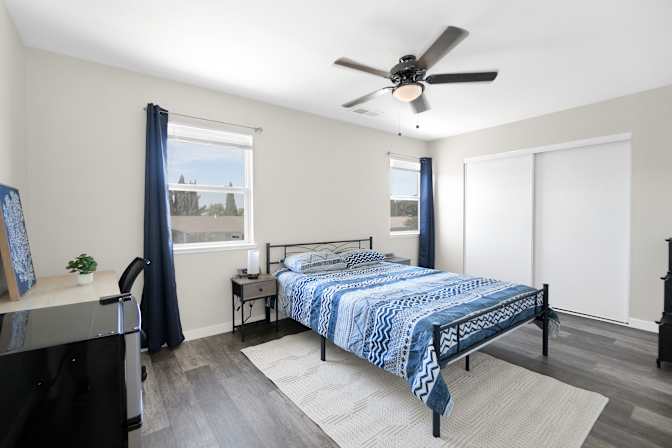 Lynne's room
