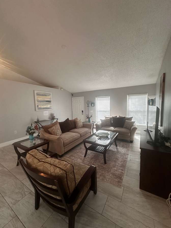Glass Connect Housing Solutions's room