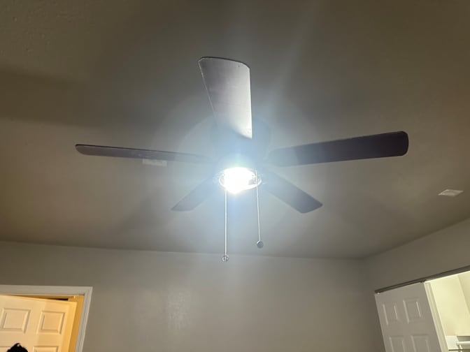 Le's room