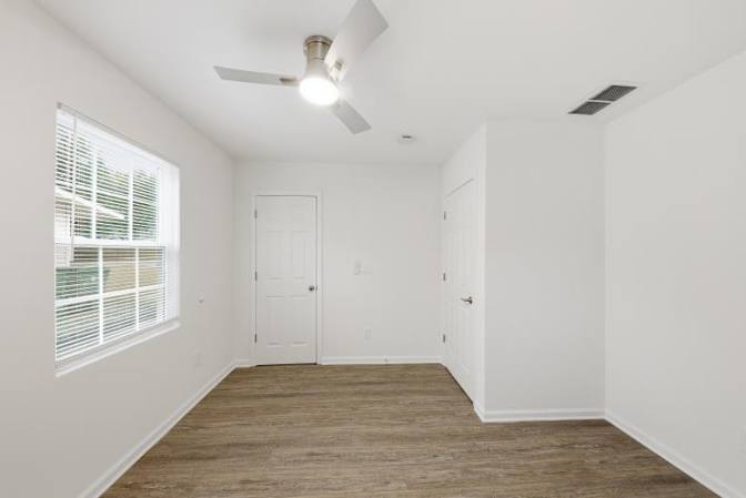 Alcove Rooms's room