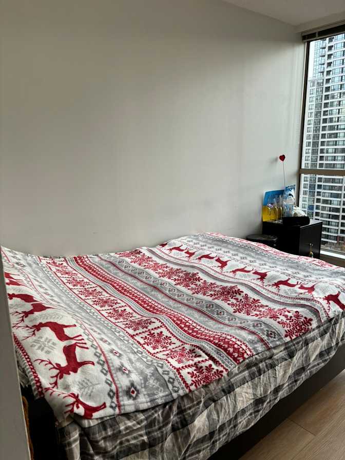 Lee's room