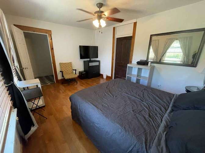 alric good's room