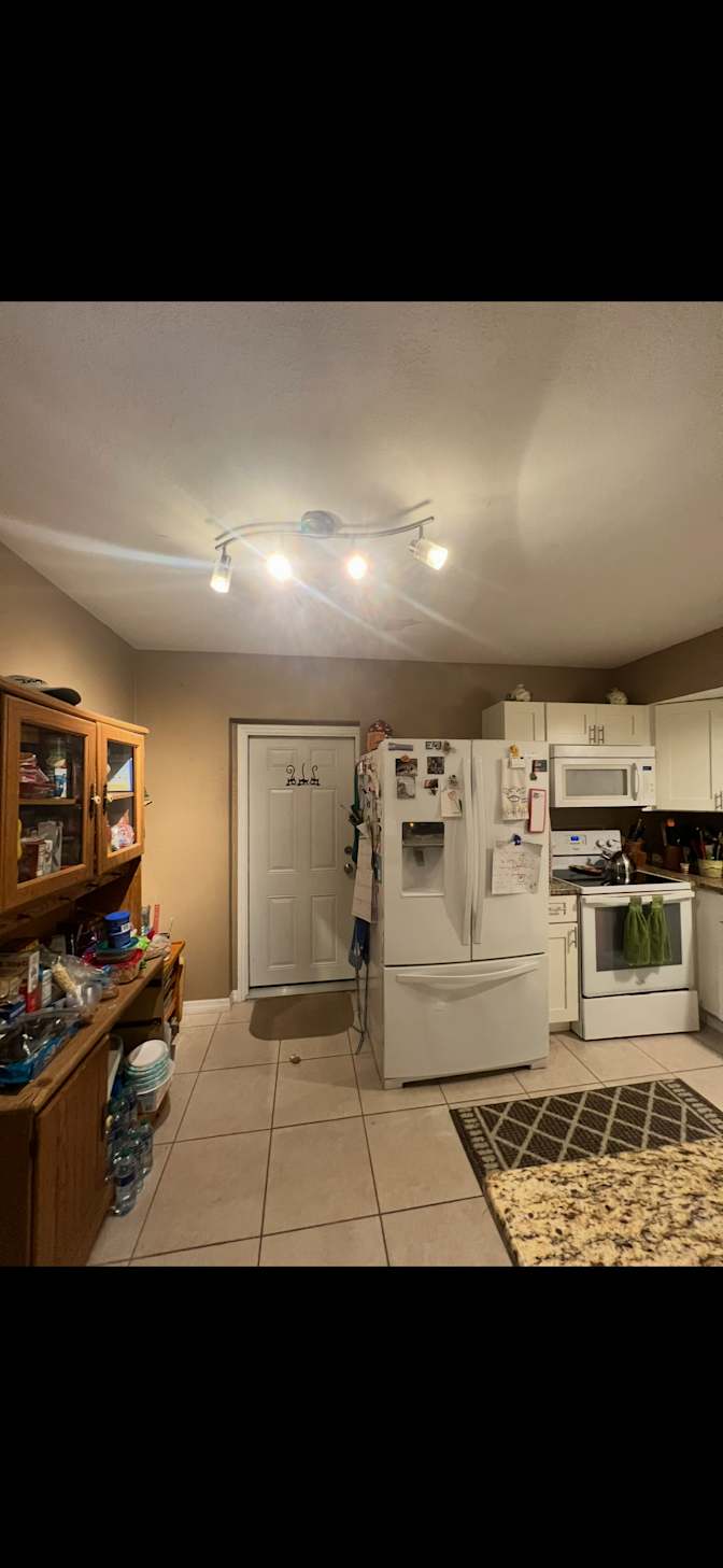 Joanne Mcmeekin's room