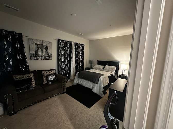 FeliciaAde's room