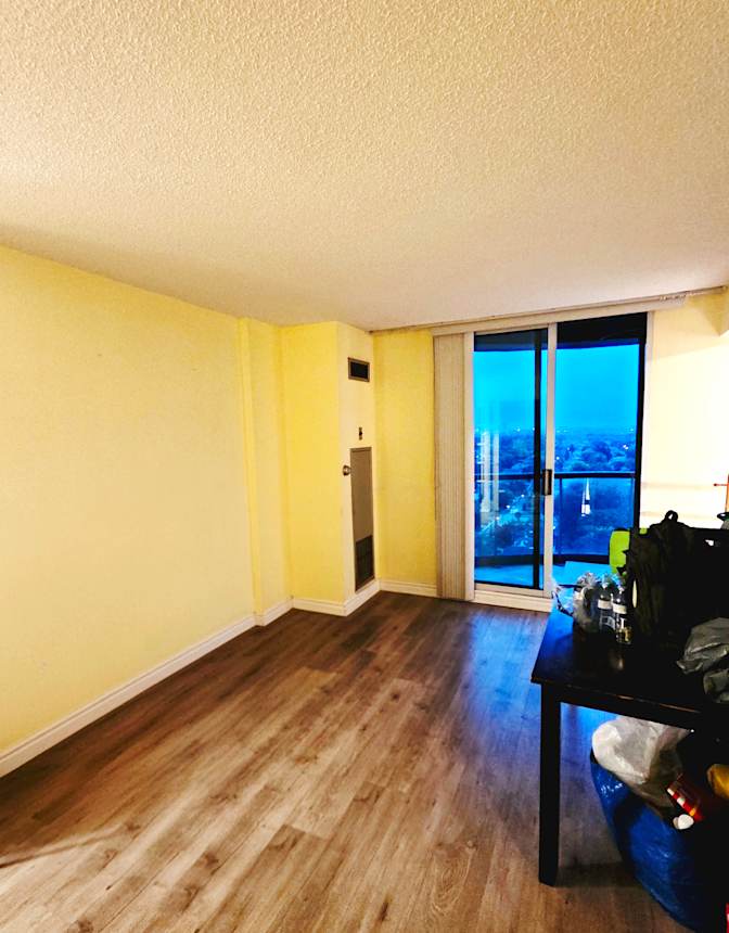 Youn's room