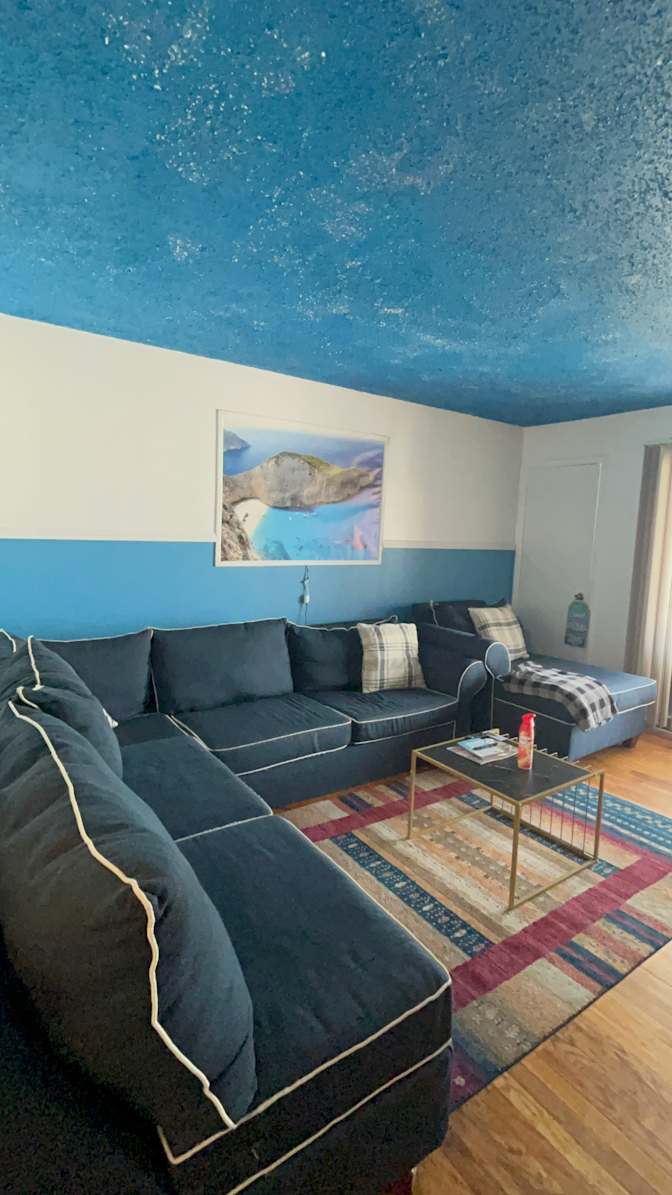 Room FOR RENT's room