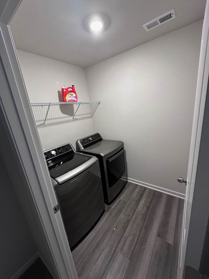 Alcove Rooms's room