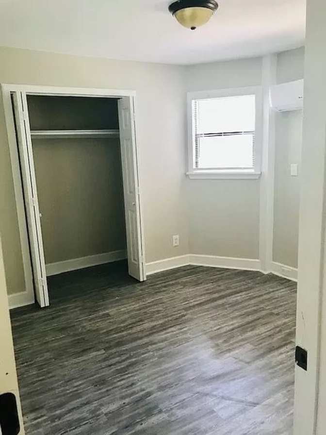 Alcove Rooms's room