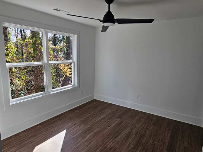 Alcove Rooms's room