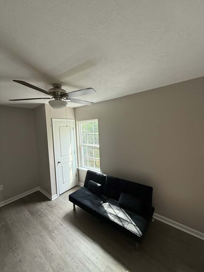 Tee's room