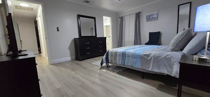 Neche's room