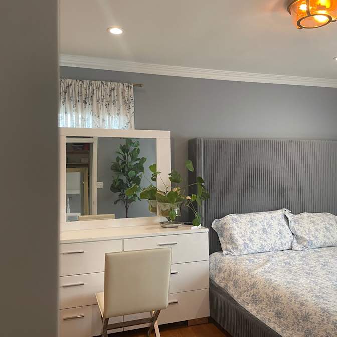 Jo's room