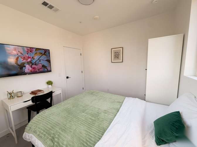 Jeiner Antonio Serrano De Sedas's room