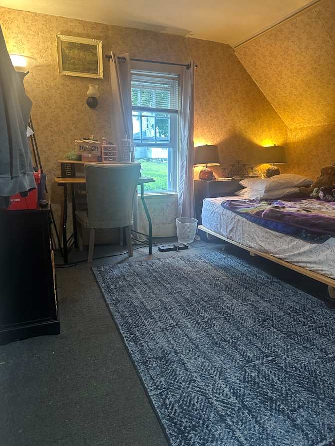 Len's room