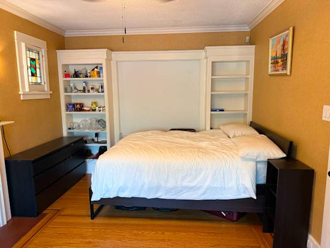 Carlos's room
