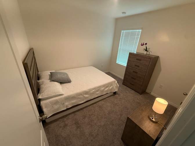 Diana Pineda Hoyos's room
