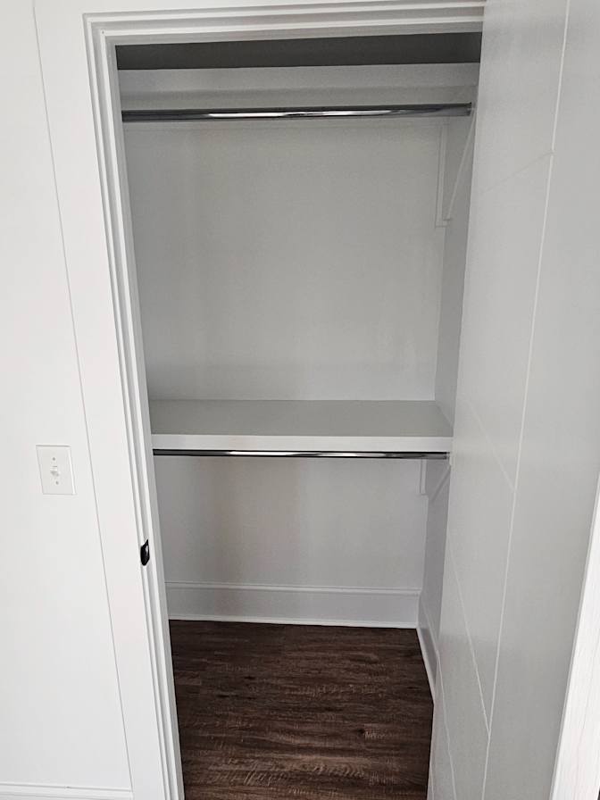 Alcove Rooms's room