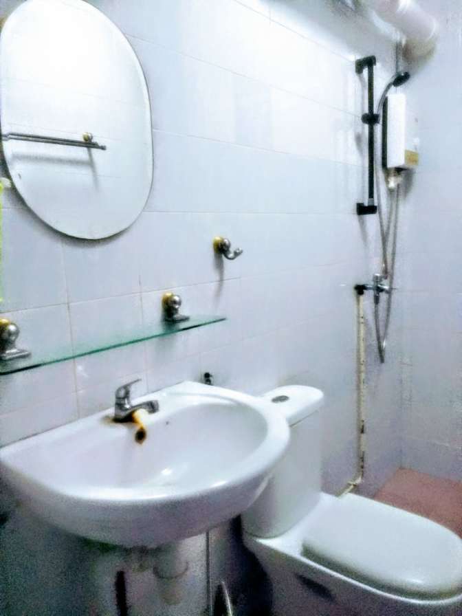 M HARIHARAN's room