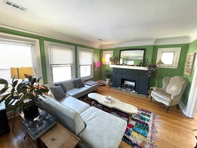alison m heeres's room