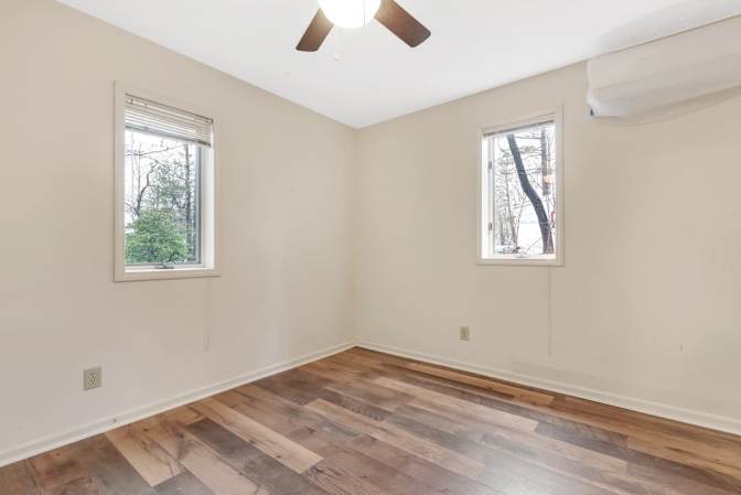 lifedoorrentals's room