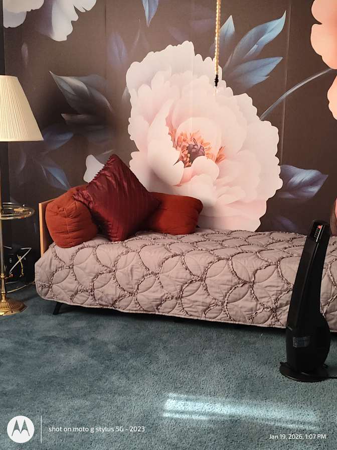 Gkru's room