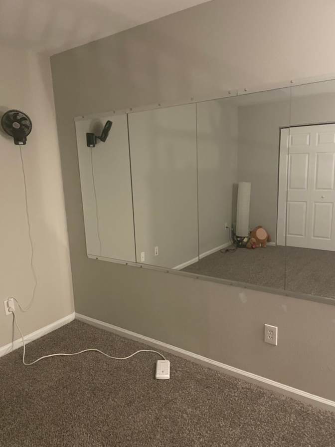 Kato's room