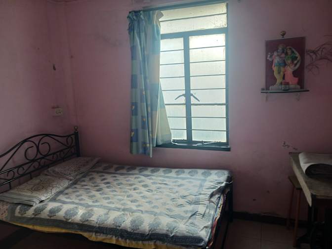 MAKARAND's room