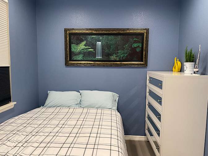 Ayushi's room