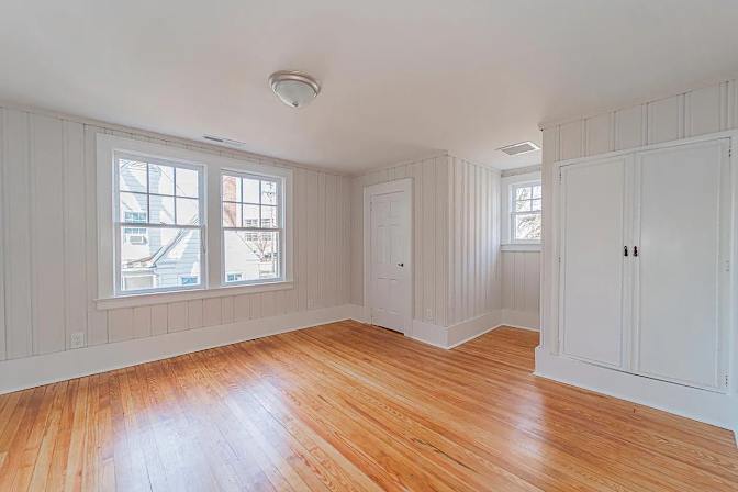 Alcove Rooms's room