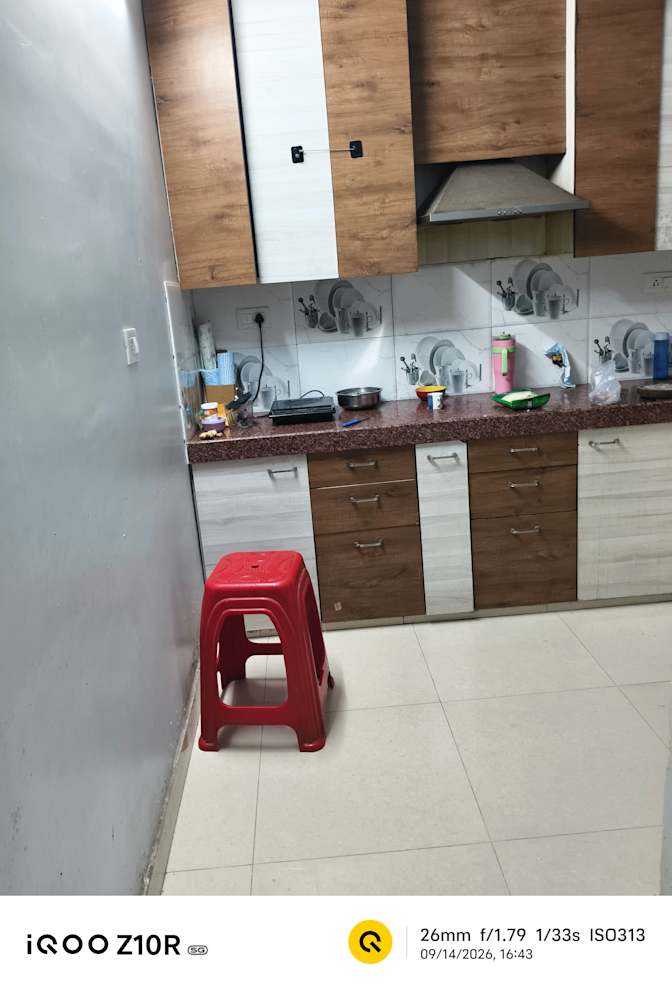 NIKKI CHAUHAN's room