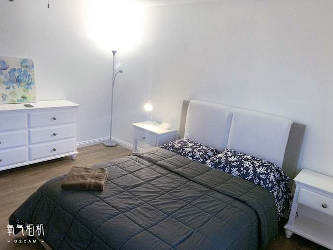 Feng's room