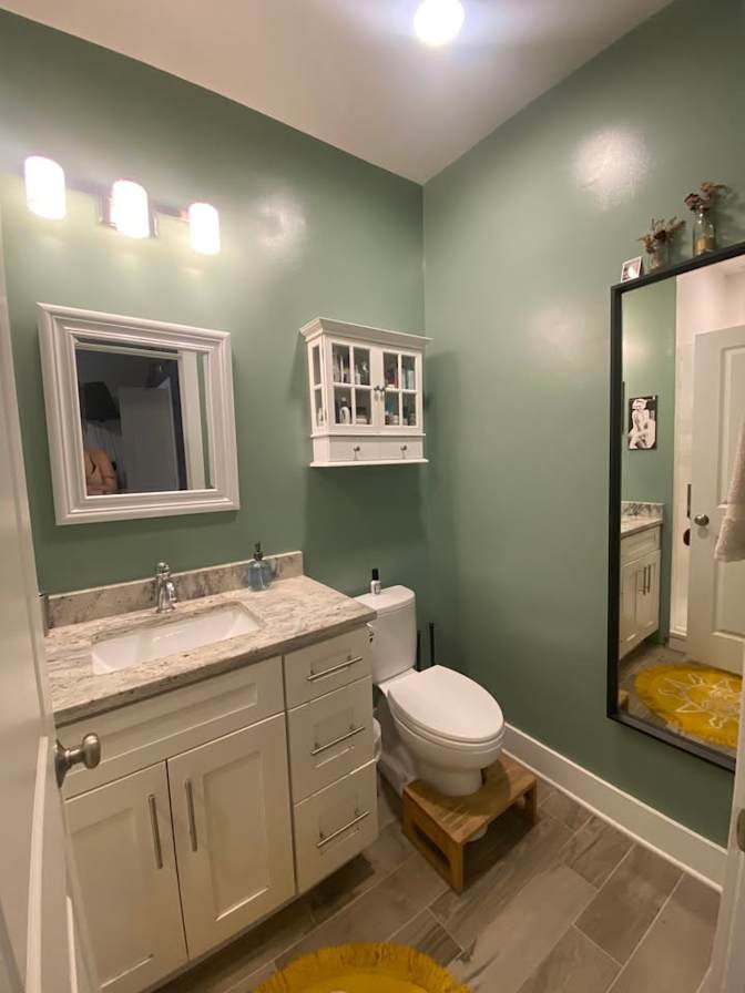 Anastasia K Rhodes's room