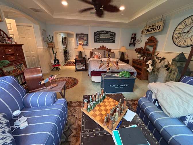 Ken's room