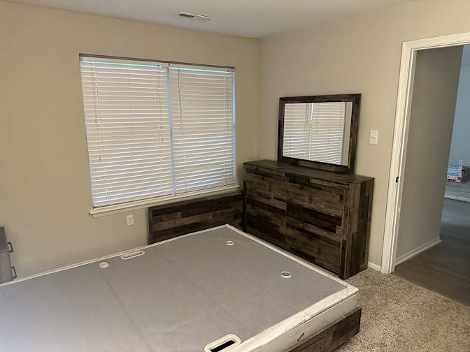 Suzanne's room
