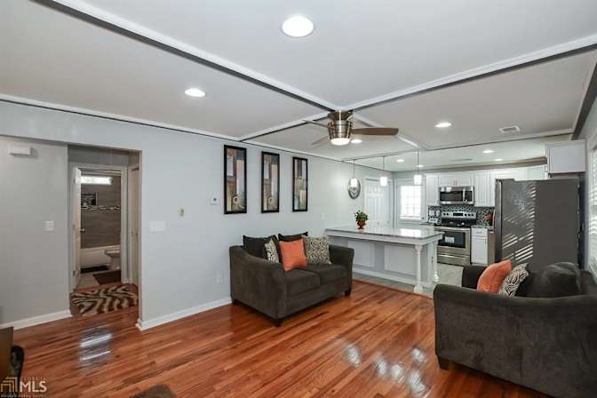 Alcove Rooms's room