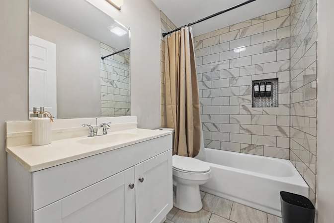Alcove Rooms's room