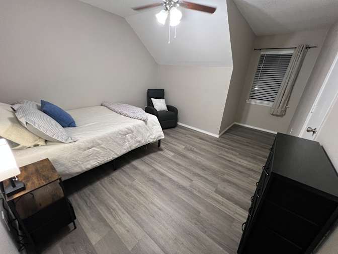 Andres's room