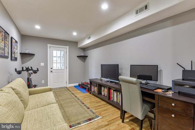 Tj's room