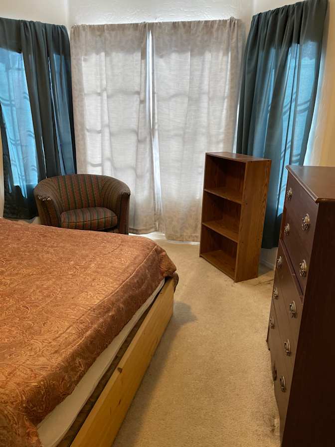 kiyoumarceFaridian's room