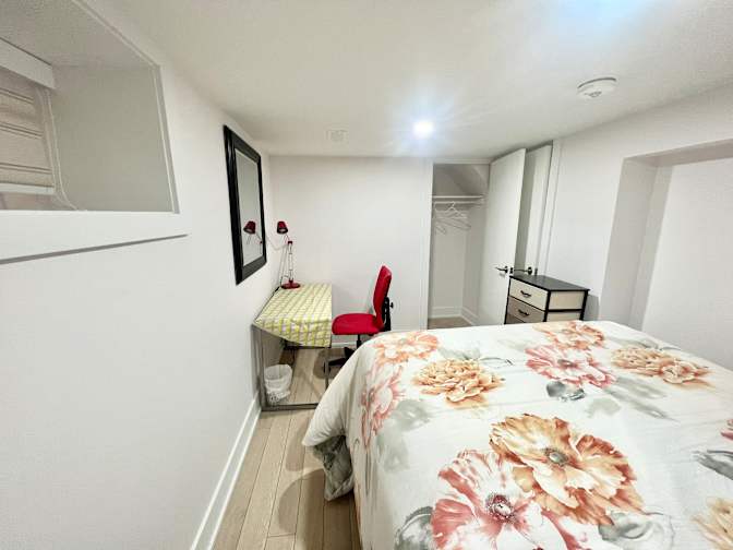 Mark Kay's room