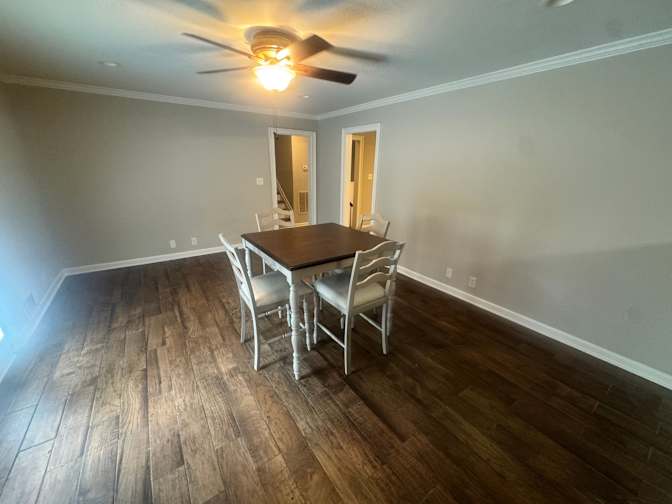 Alcove Rooms's room