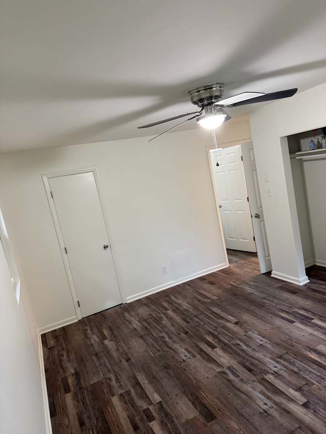 Alcove Rooms's room