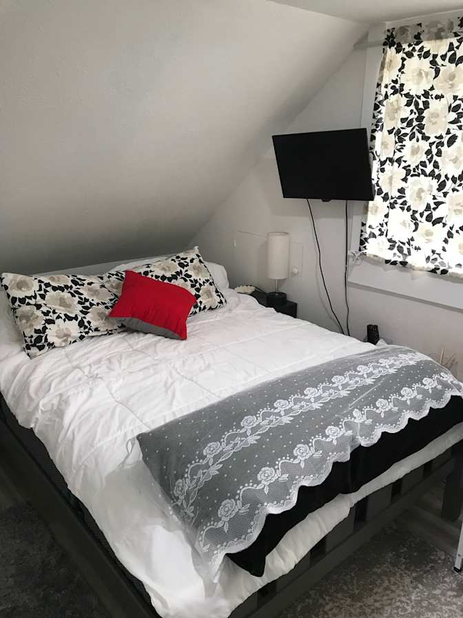 Eddie's room