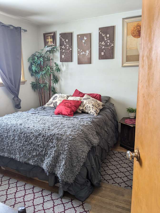 Connie Dubois's room