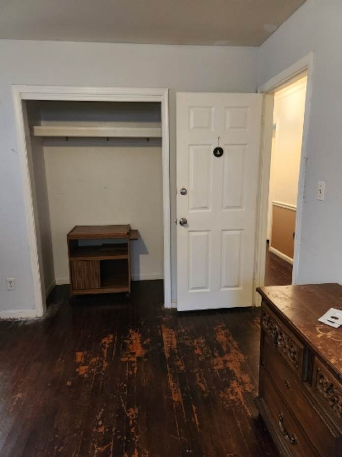 Dynelle's room