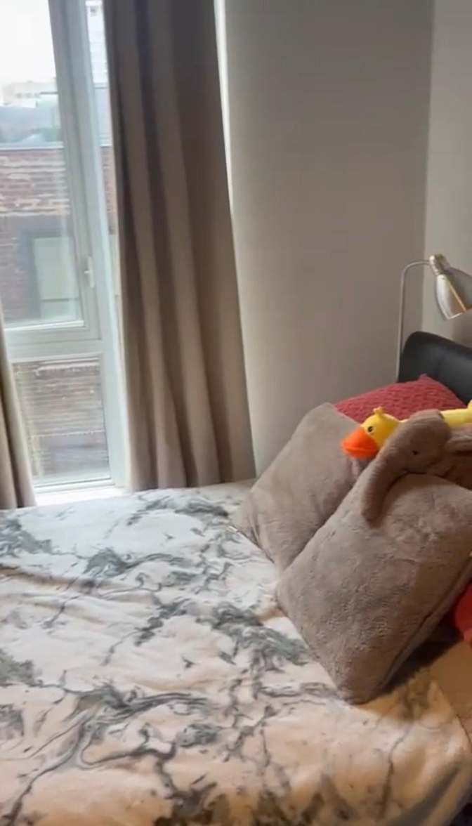 Valeria Aguirre's room