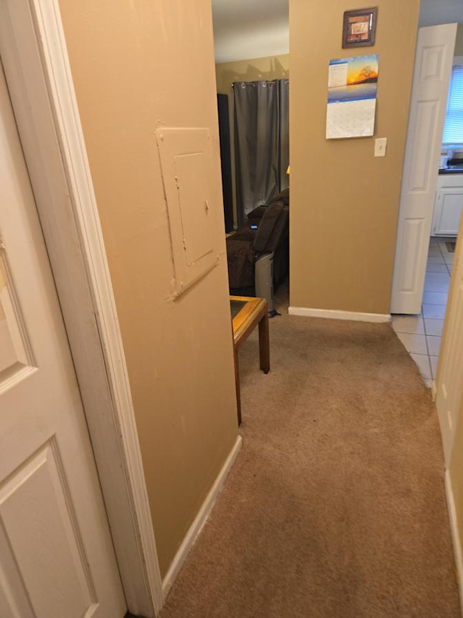 Aron Pitts's room