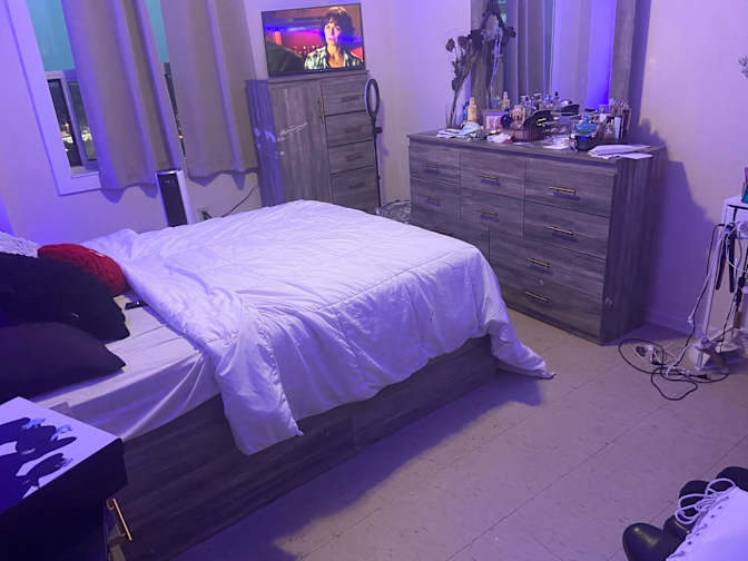Niko's room